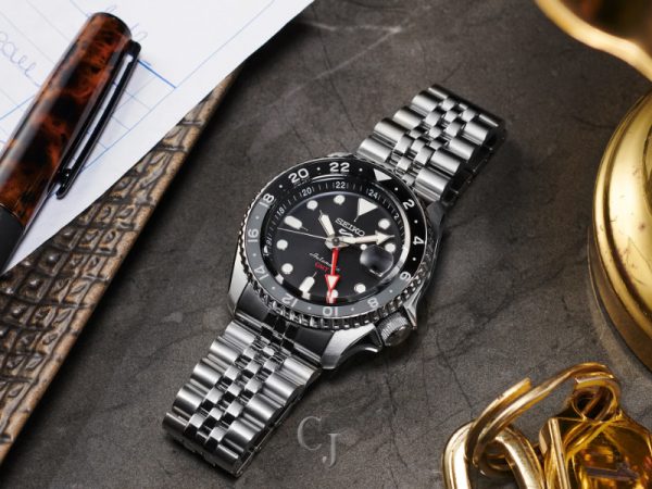 SEIKO 5 SPORTS SKX BLACK DIAL WATCH SSK001 - Image 5